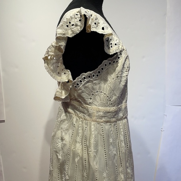 Anna Sui Cream Lace Dress - Picture 3 of 4